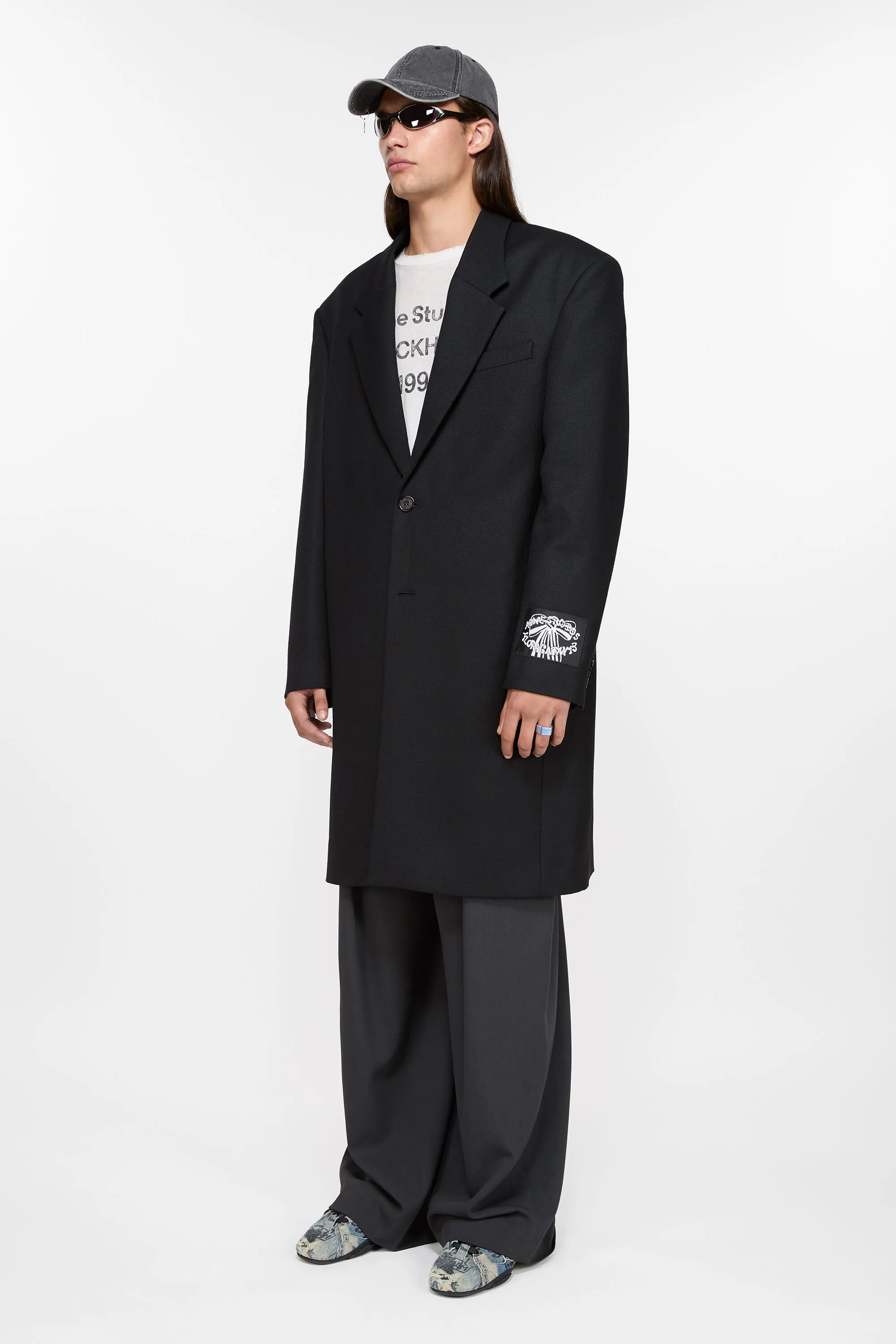 Single-breasted wool coat